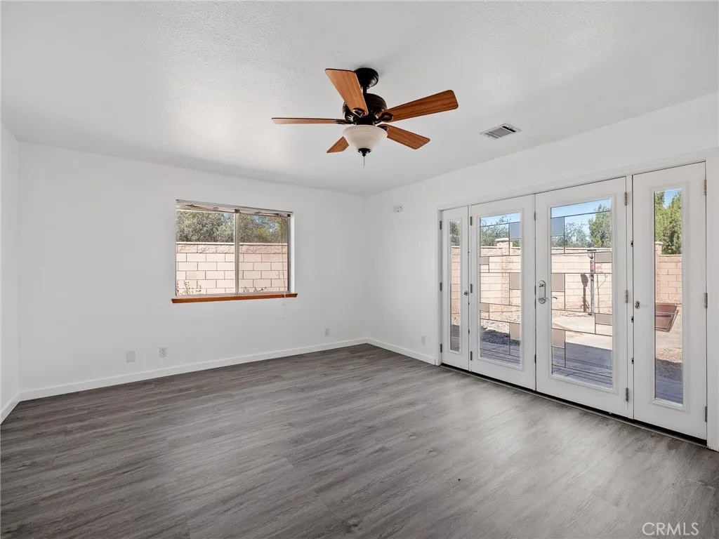 10660 Ranchero, Oak Hills, California 92344 home-pic-34